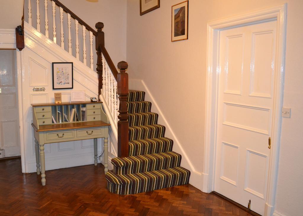 Corra Lynn Bed & Breakfast Whitby Exterior foto