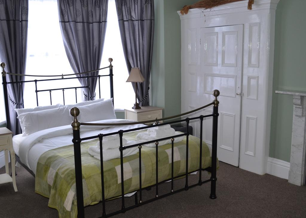 Corra Lynn Bed & Breakfast Whitby Exterior foto