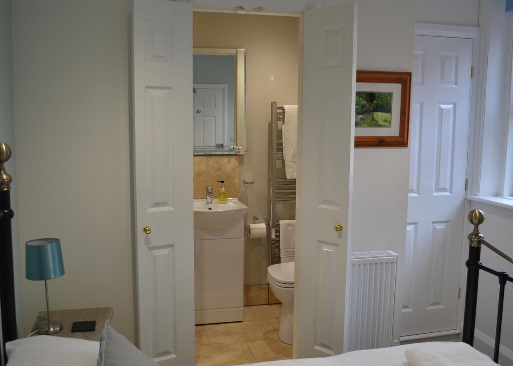 Corra Lynn Bed & Breakfast Whitby Exterior foto