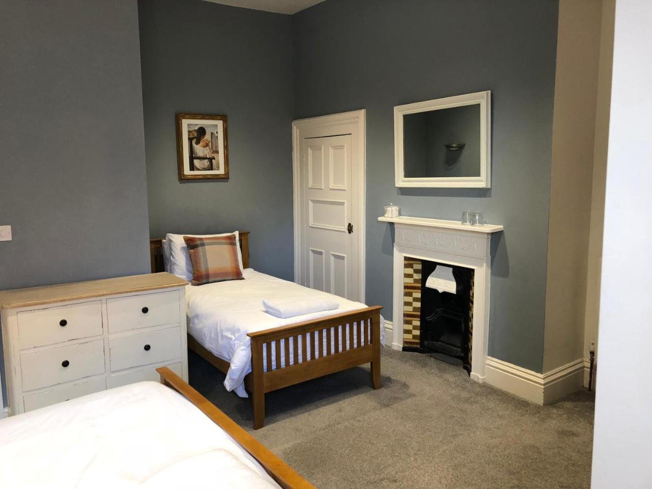 Corra Lynn Bed & Breakfast Whitby Exterior foto